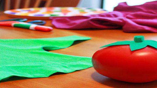 Jak zrobić strój pomidora dla dziecka?